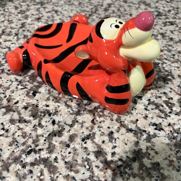 Disney Other - VINTAGE DISNEY TIGGER CERAMIC SOAP DISH